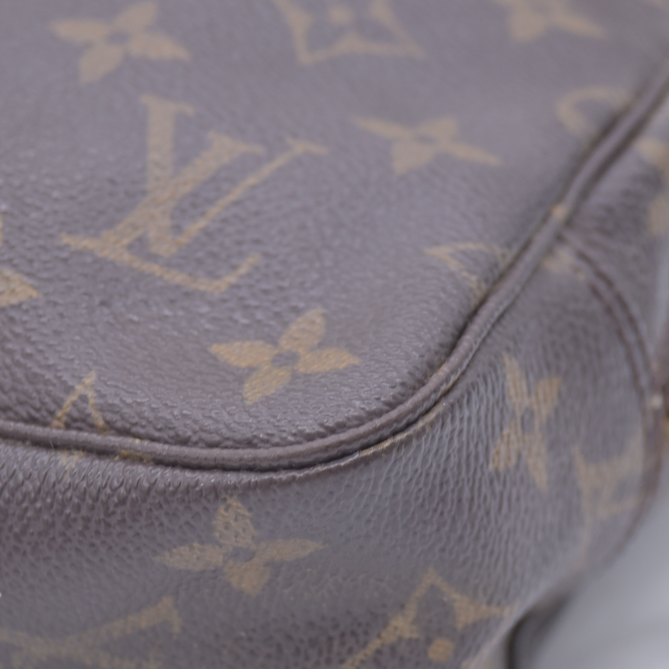 $600 1988 LOUIS VUITTON Trousse Toilette 23 Monogram Pouch M47524 884TH