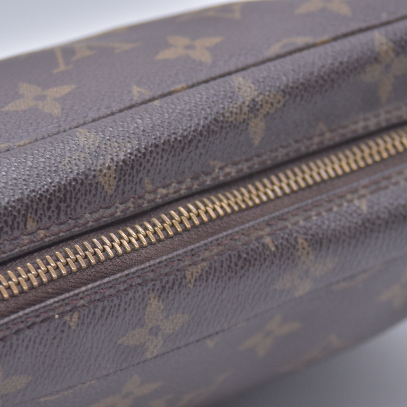 $600 1988 LOUIS VUITTON Trousse Toilette 23 Monogram Pouch M47524 884TH