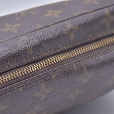 $600 1988 LOUIS VUITTON Trousse Toilette 23 Monogram Pouch M47524 884TH