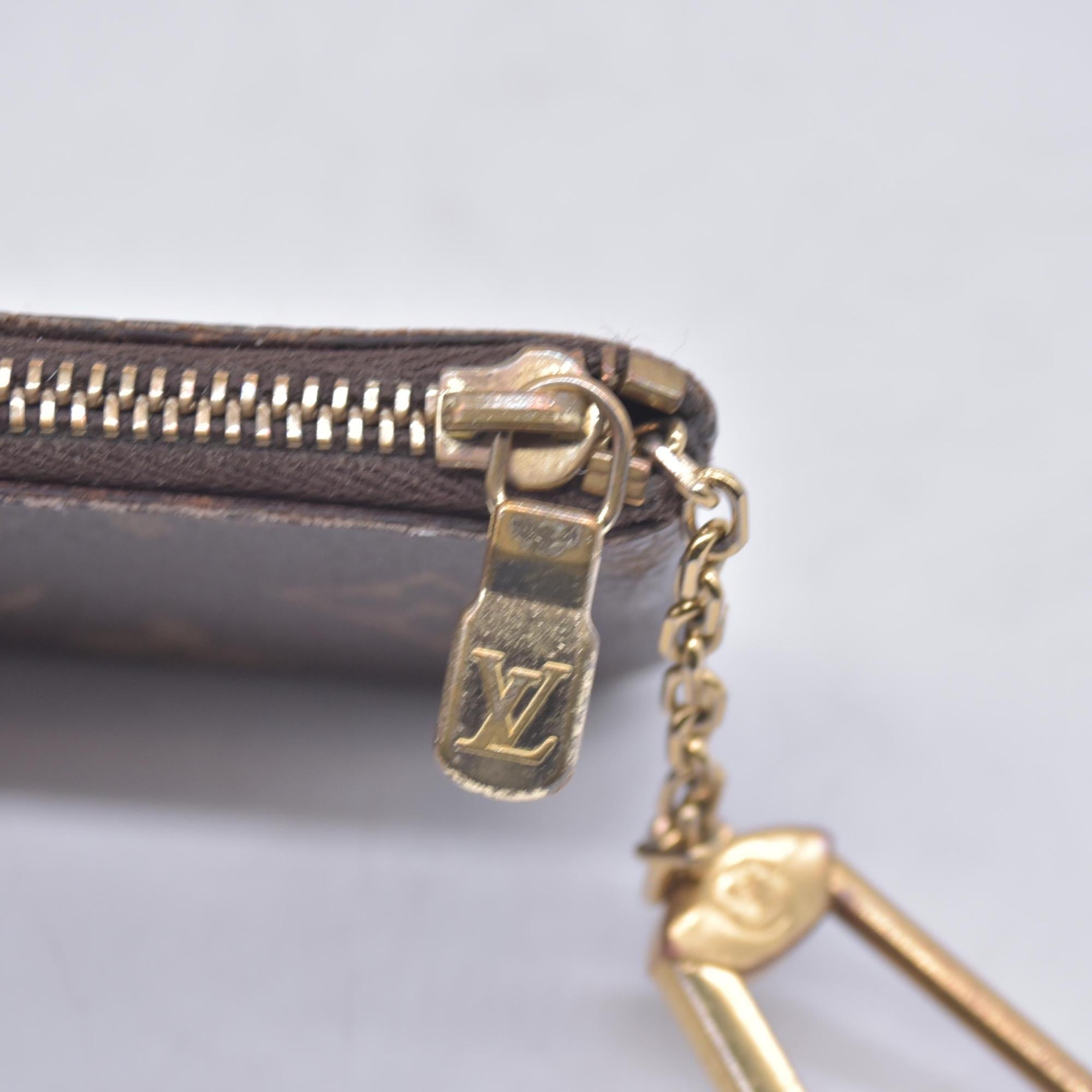 $355 Louis Vuitton Monogram Pochette Cles Key Holder CONSIGNMENT