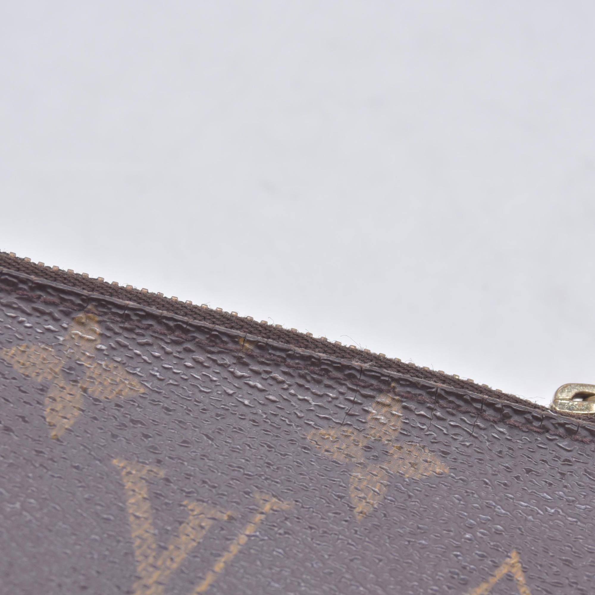 $355 Louis Vuitton Monogram Pochette Cles Key Holder CONSIGNMENT