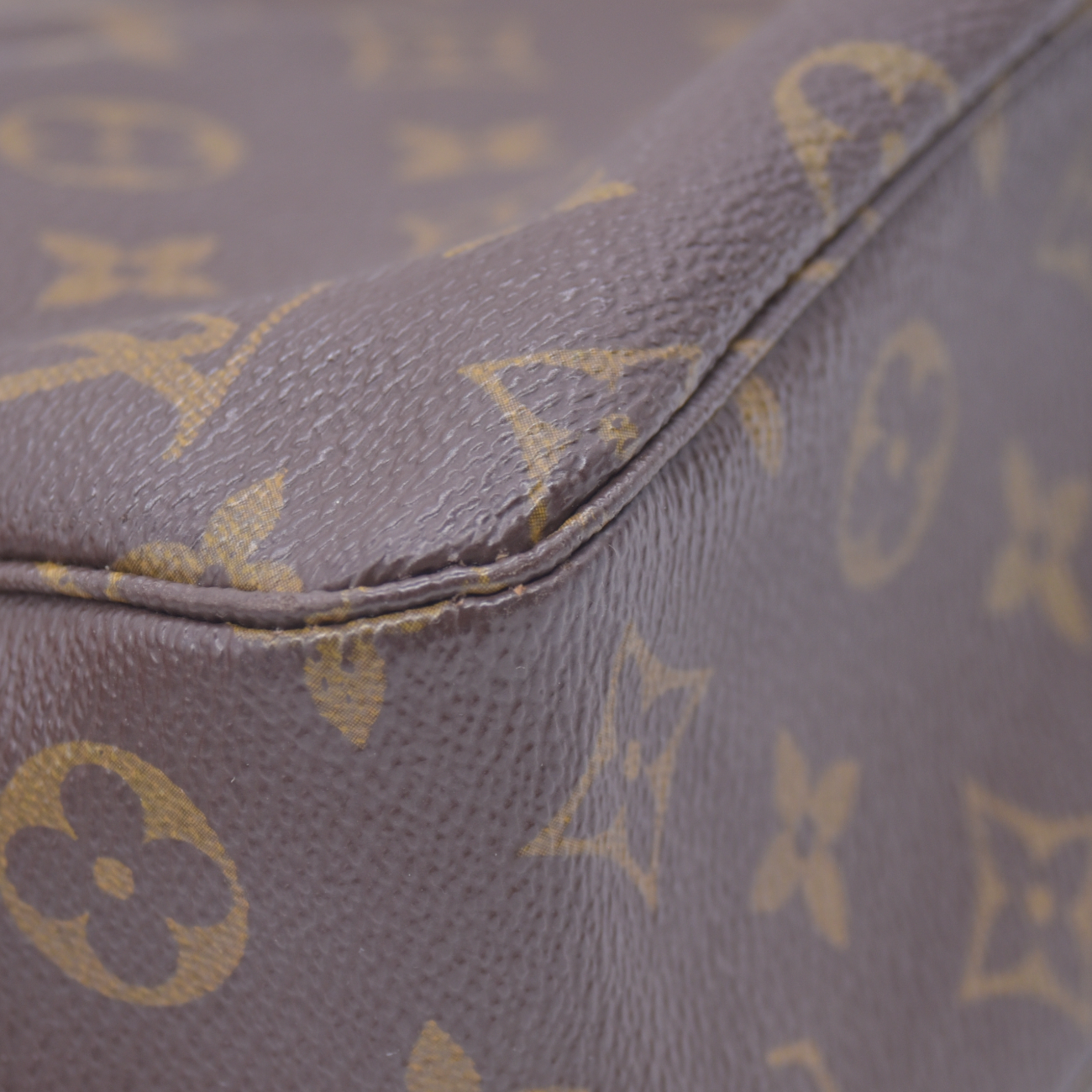 $600 1982 LOUIS VUITTON Trousse Toilette 28 Monogram Pouch M47522 821