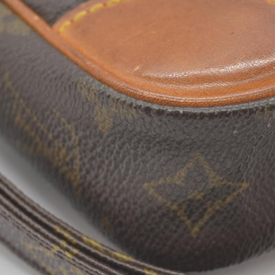 $690 LOUIS VUITTON Monogram Marly Dragonne GM Clutch Bag