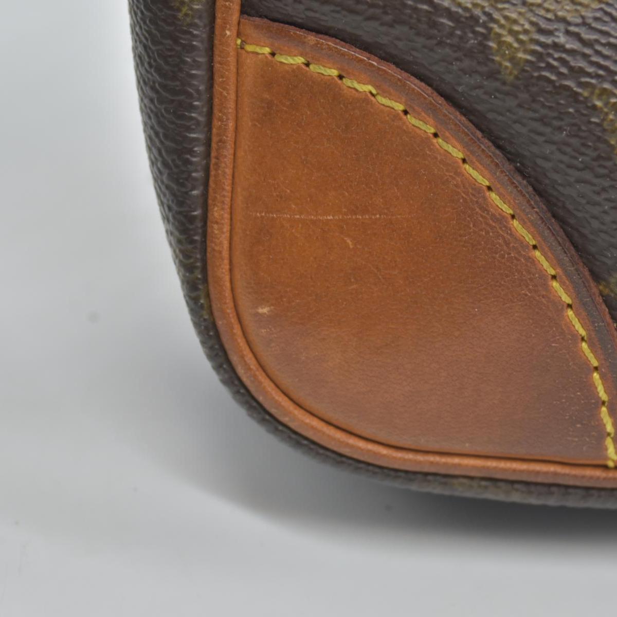 $690 LOUIS VUITTON Monogram Marly Dragonne GM Clutch Bag