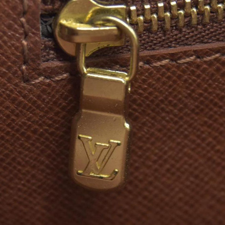 $690 LOUIS VUITTON Monogram Marly Dragonne GM Clutch Bag