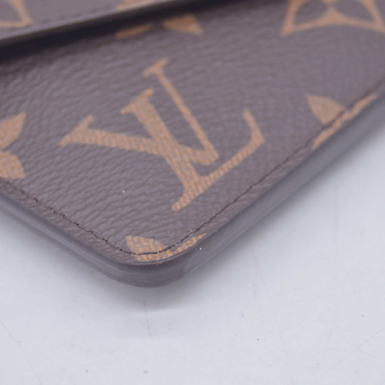 $695 LOUIS VUITTON Monogram Recto Verso Card Holder RFID 10021359