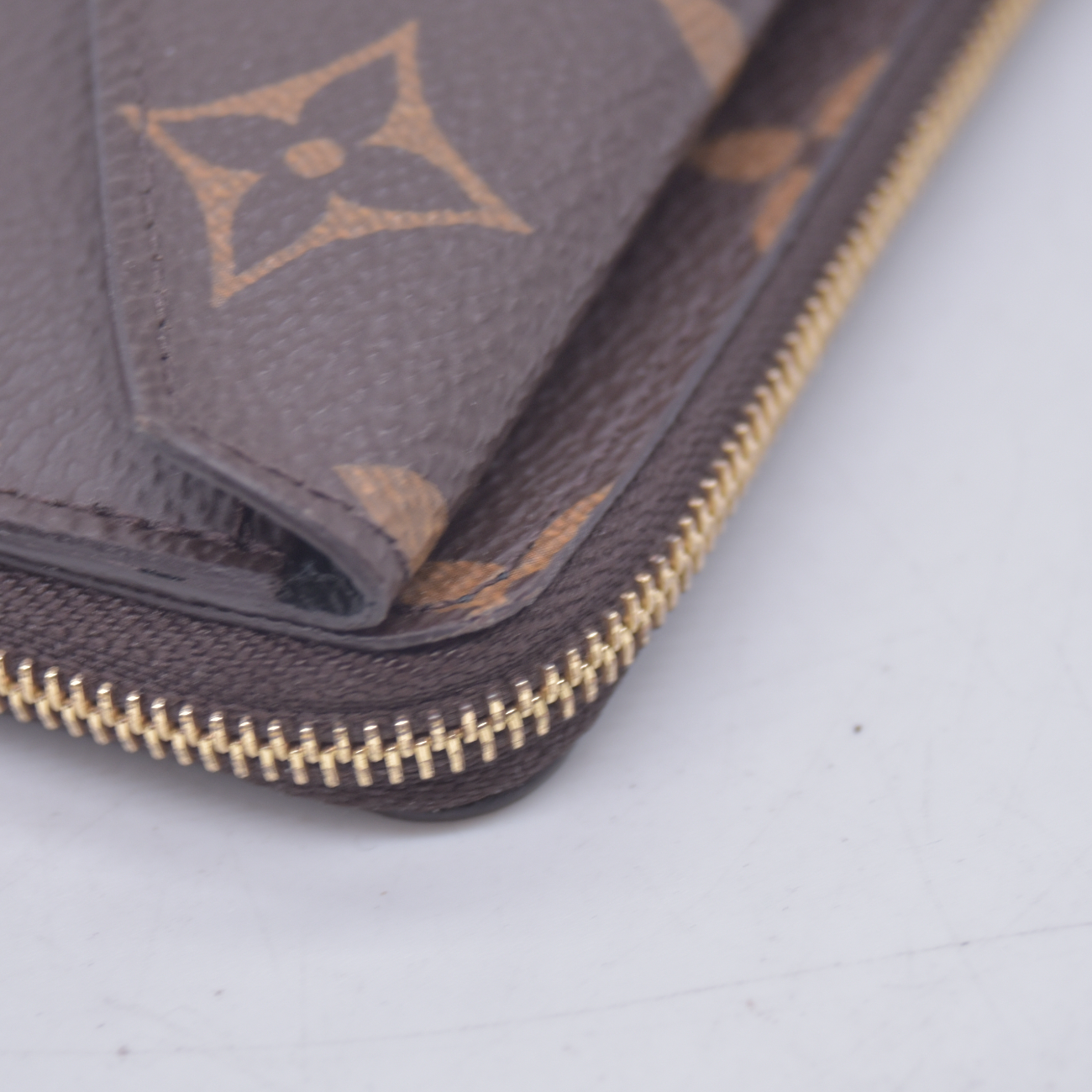 $695 LOUIS VUITTON Monogram Recto Verso Card Holder RFID 10021359