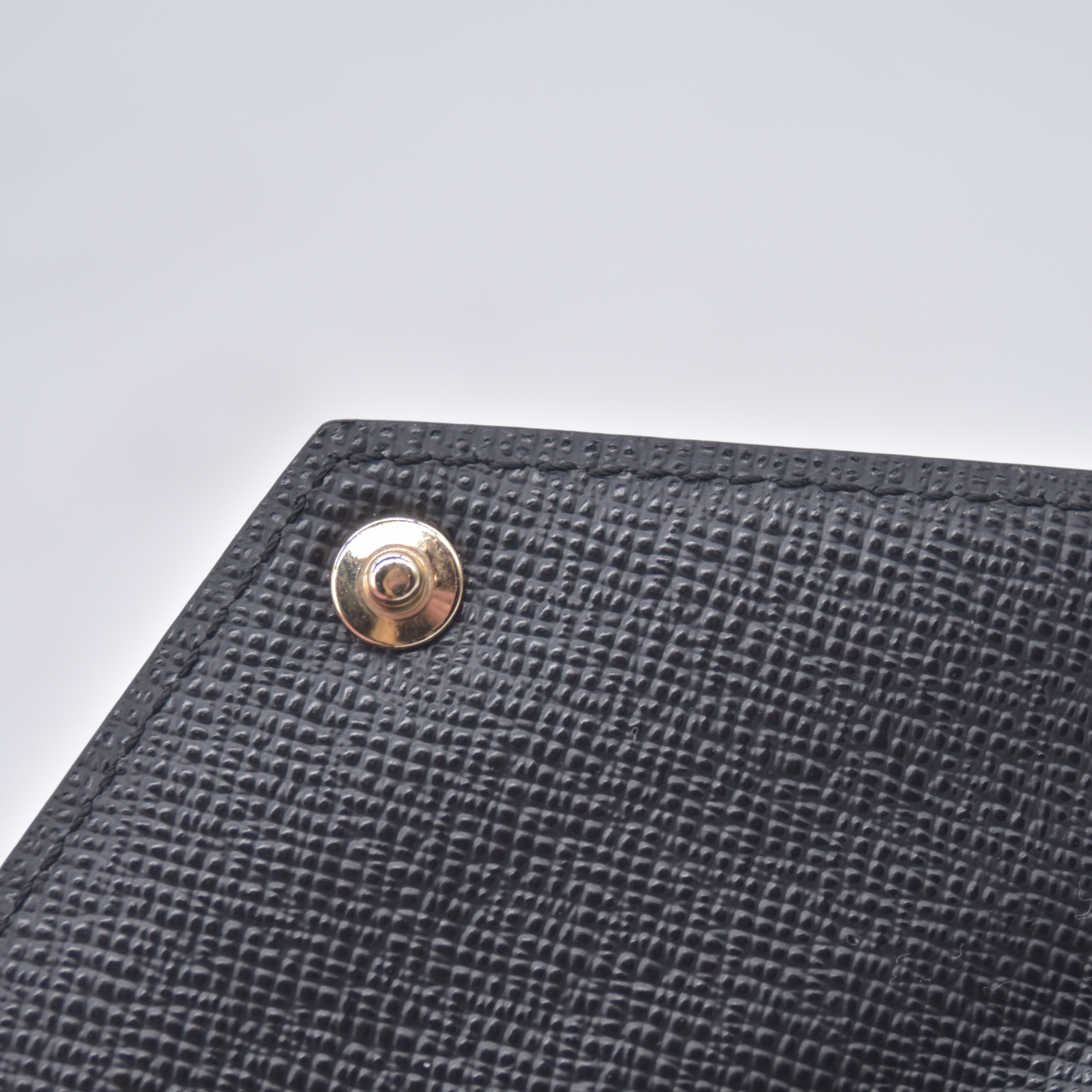$695 LOUIS VUITTON Monogram Recto Verso Card Holder RFID 10021359