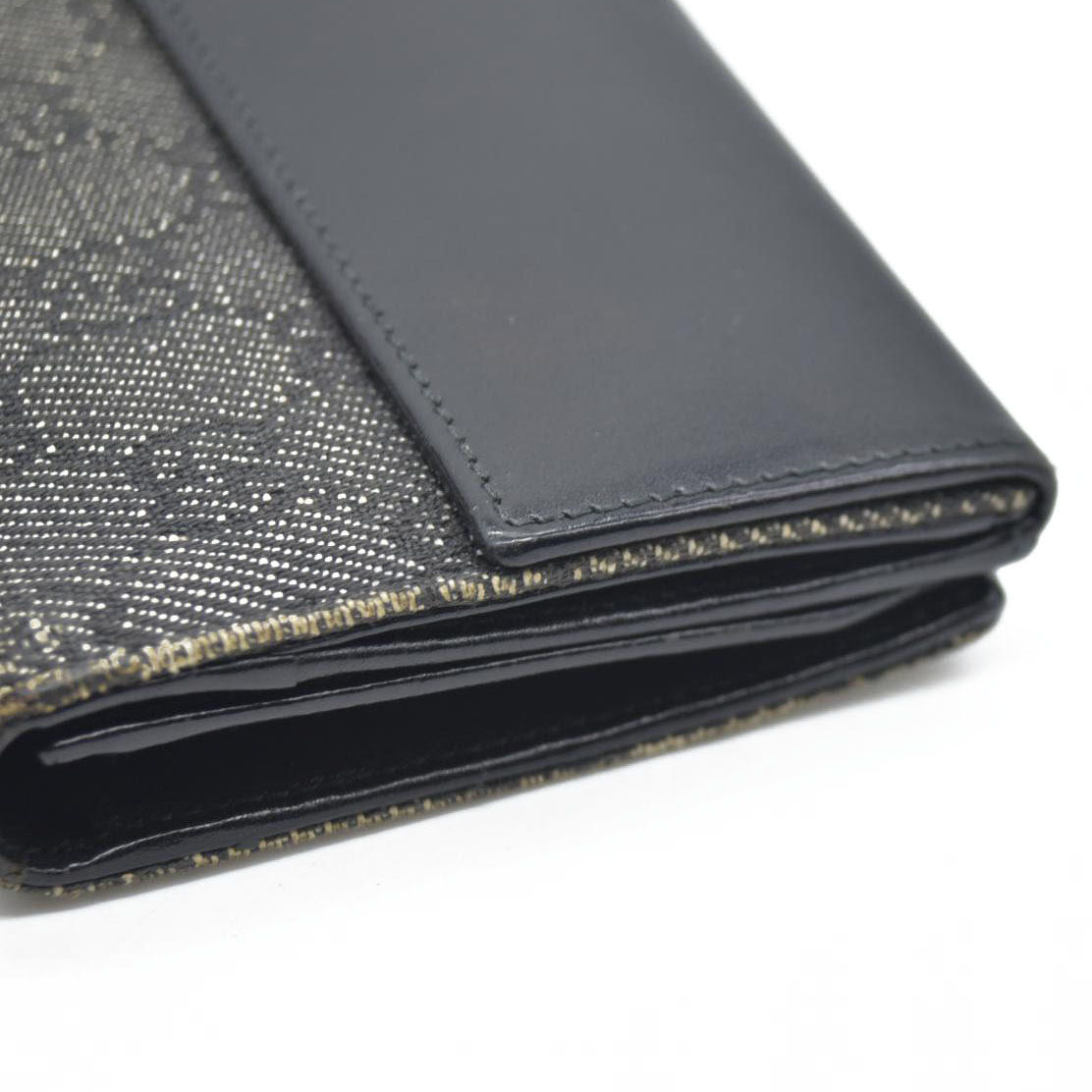 $770 Gucci GG Nylon Nylon French Purse