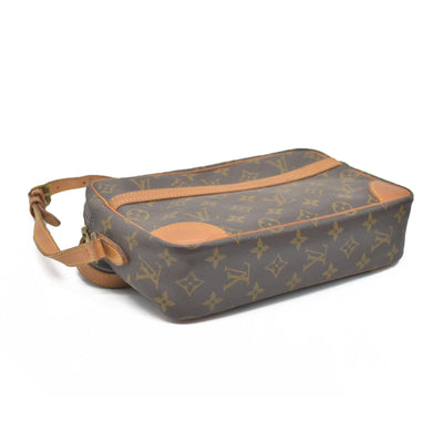 $1880 CONSIGNMENT Louis Vuitton  Monogram Trocadero 27 CONSIGNMENT