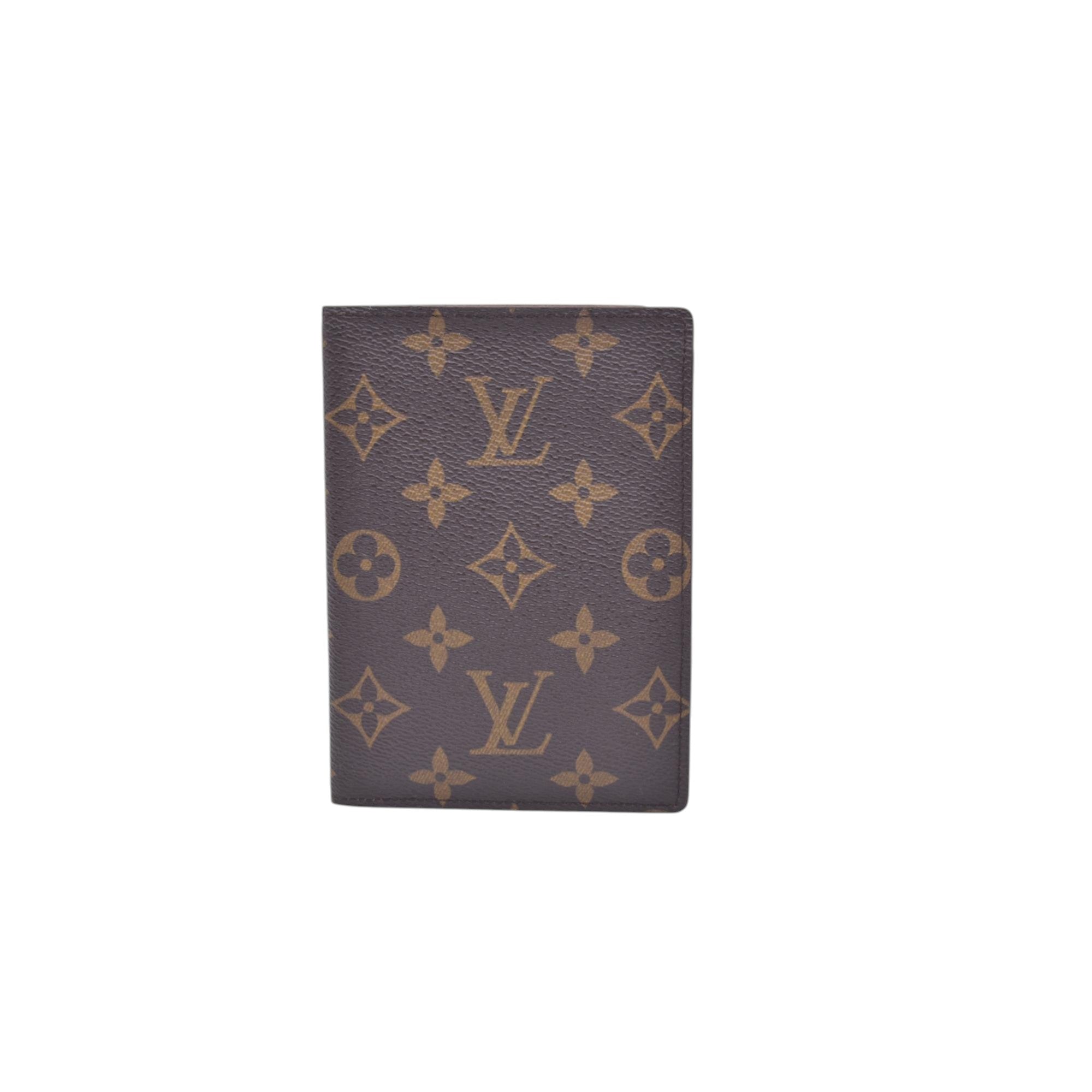 $400 1997 LOUIS VUITTON Couverture Passport Monogram Accessory Case 10021312 MI0937
