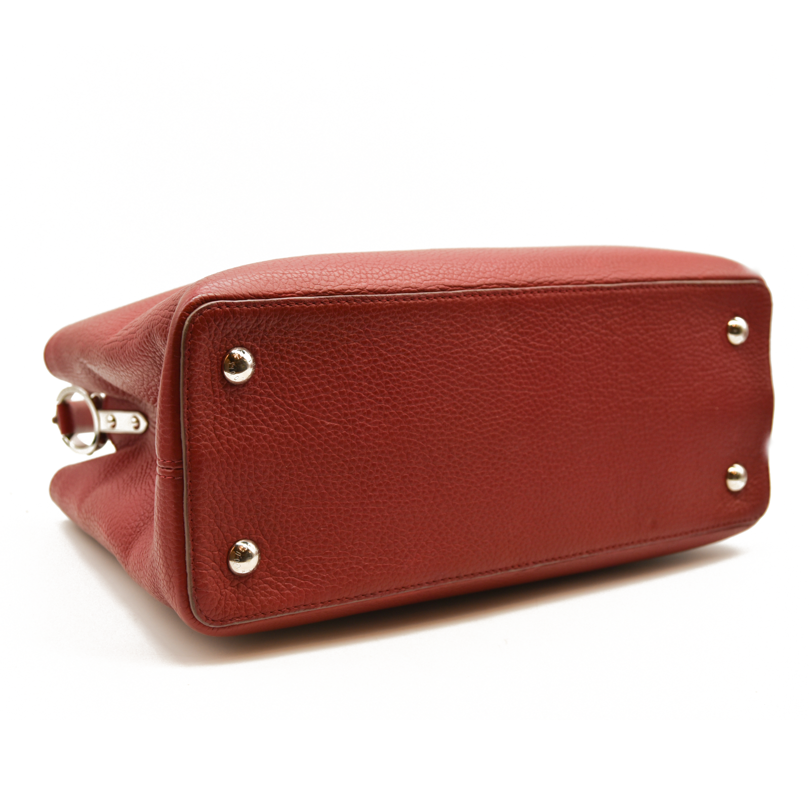 Louis Vuitton  Taurillon Capucines MM Rubis TR5113