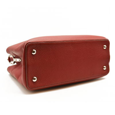 Louis Vuitton  Taurillon Capucines MM Rubis TR5113