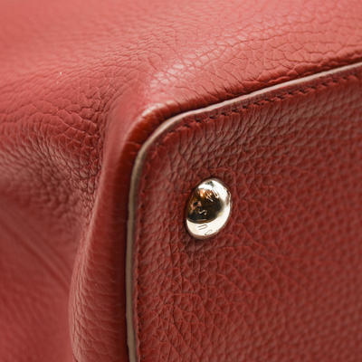 Louis Vuitton  Taurillon Capucines MM Rubis TR5113