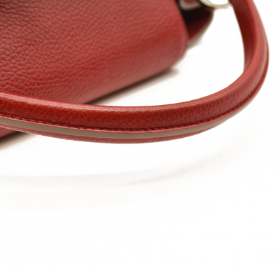 Louis Vuitton  Taurillon Capucines MM Rubis TR5113