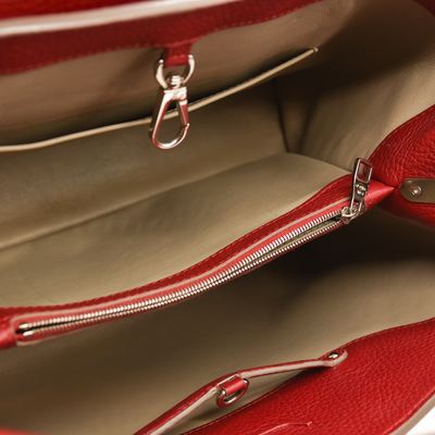 Louis Vuitton  Taurillon Capucines MM Rubis TR5113