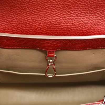 Louis Vuitton  Taurillon Capucines MM Rubis TR5113