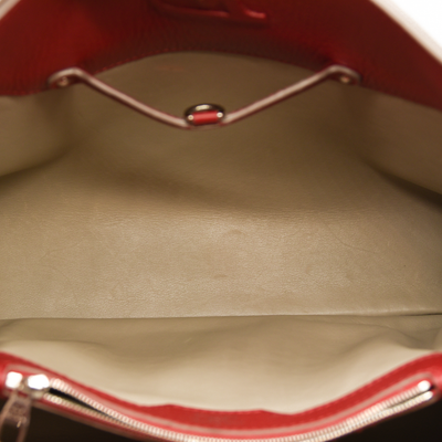 Louis Vuitton  Taurillon Capucines MM Rubis TR5113