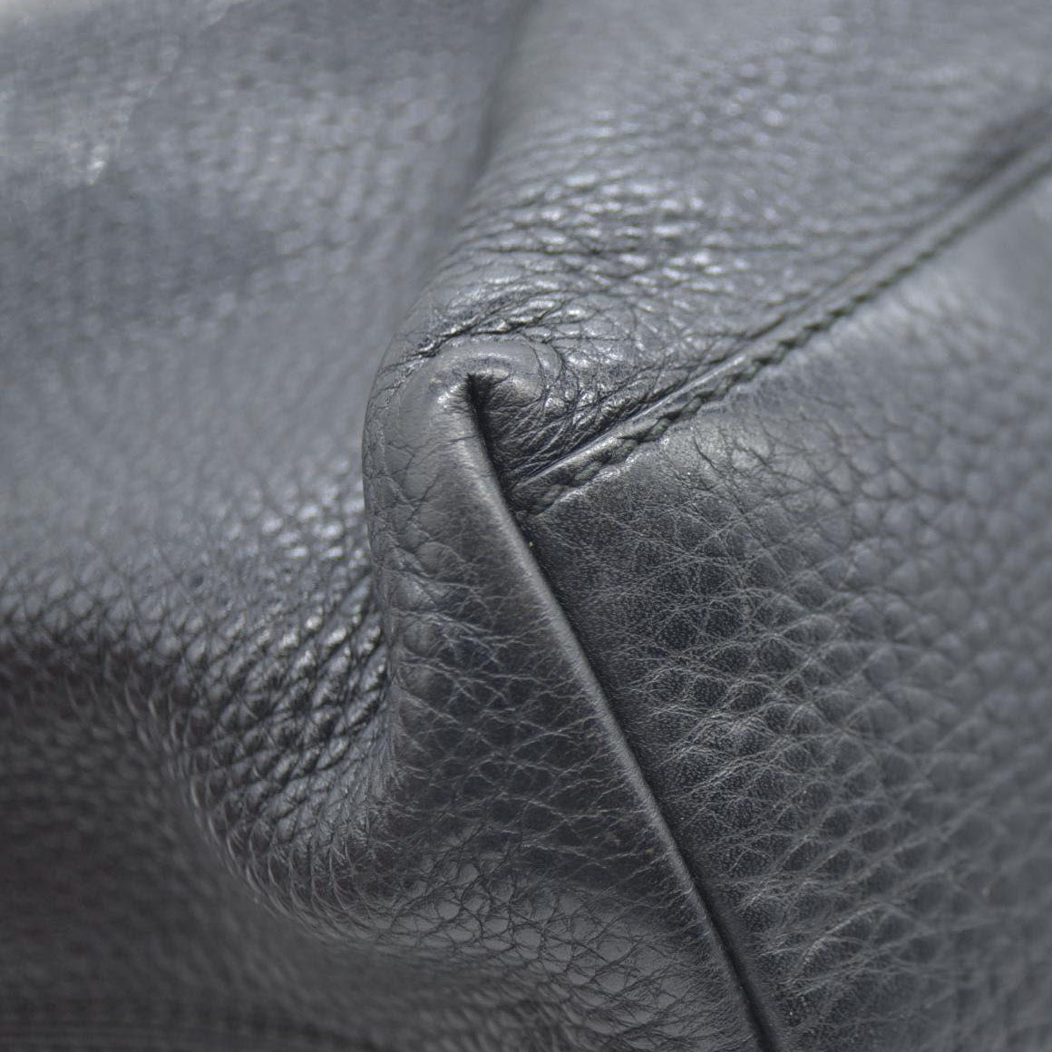 Gucci Pebbled Calfskin Medium Soho Chain Shoulder Bag Black