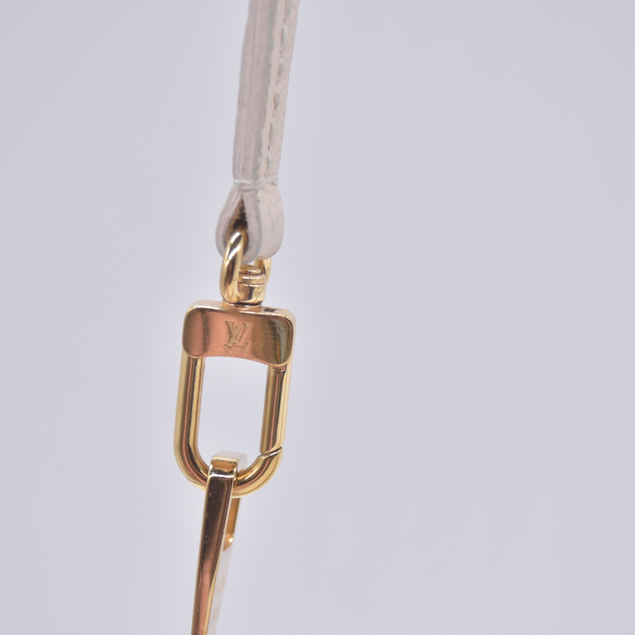 $1250 Louis Vuitton Bi-Color Monogram Rose Trianon Empreinte Pochette 10021370