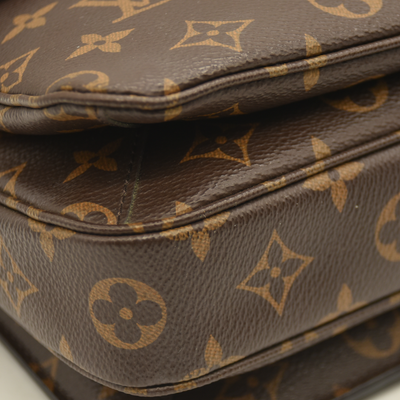 Louis Vuitton  Monogram Pochette Metis FO2179