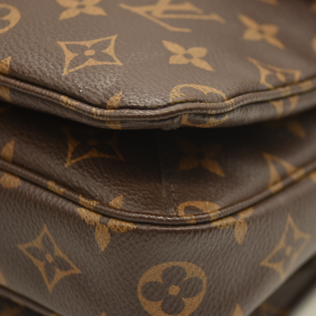 Louis Vuitton  Monogram Pochette Metis FO2179