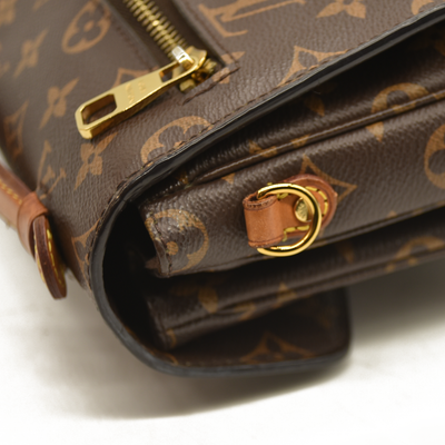Louis Vuitton  Monogram Pochette Metis FO2179