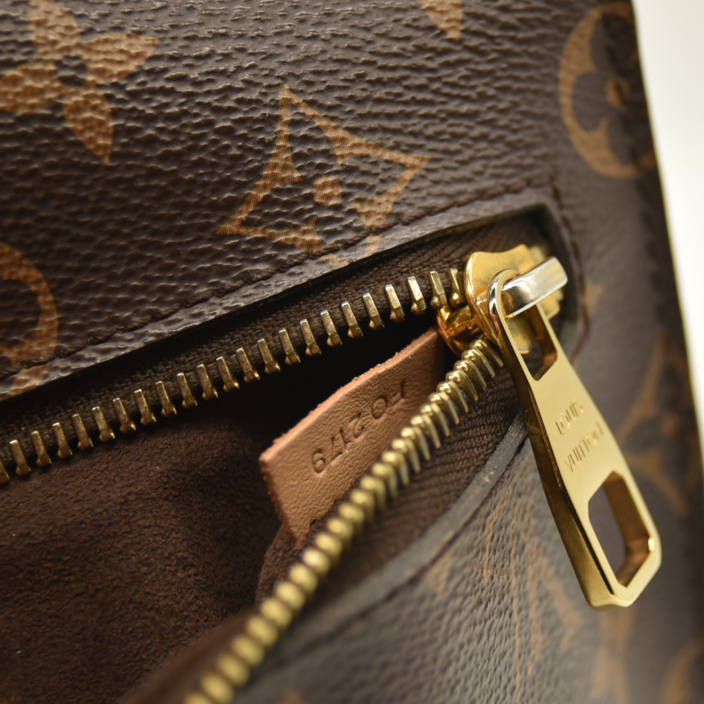 Louis Vuitton  Monogram Pochette Metis FO2179