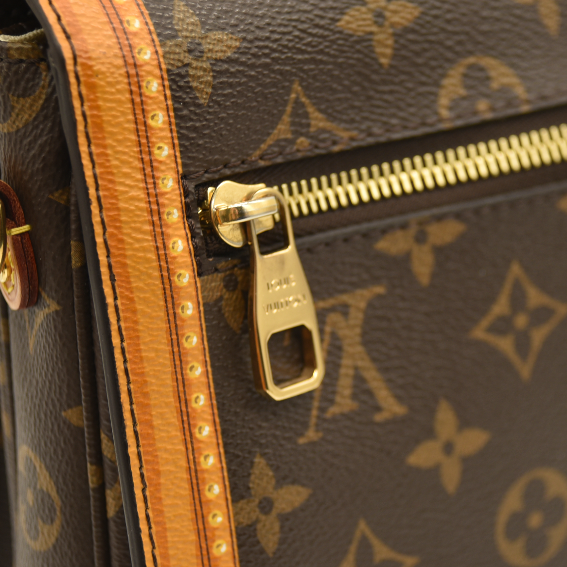 Louis Vuitton  Monogram Summer Trunks Pochette Metis DR1118