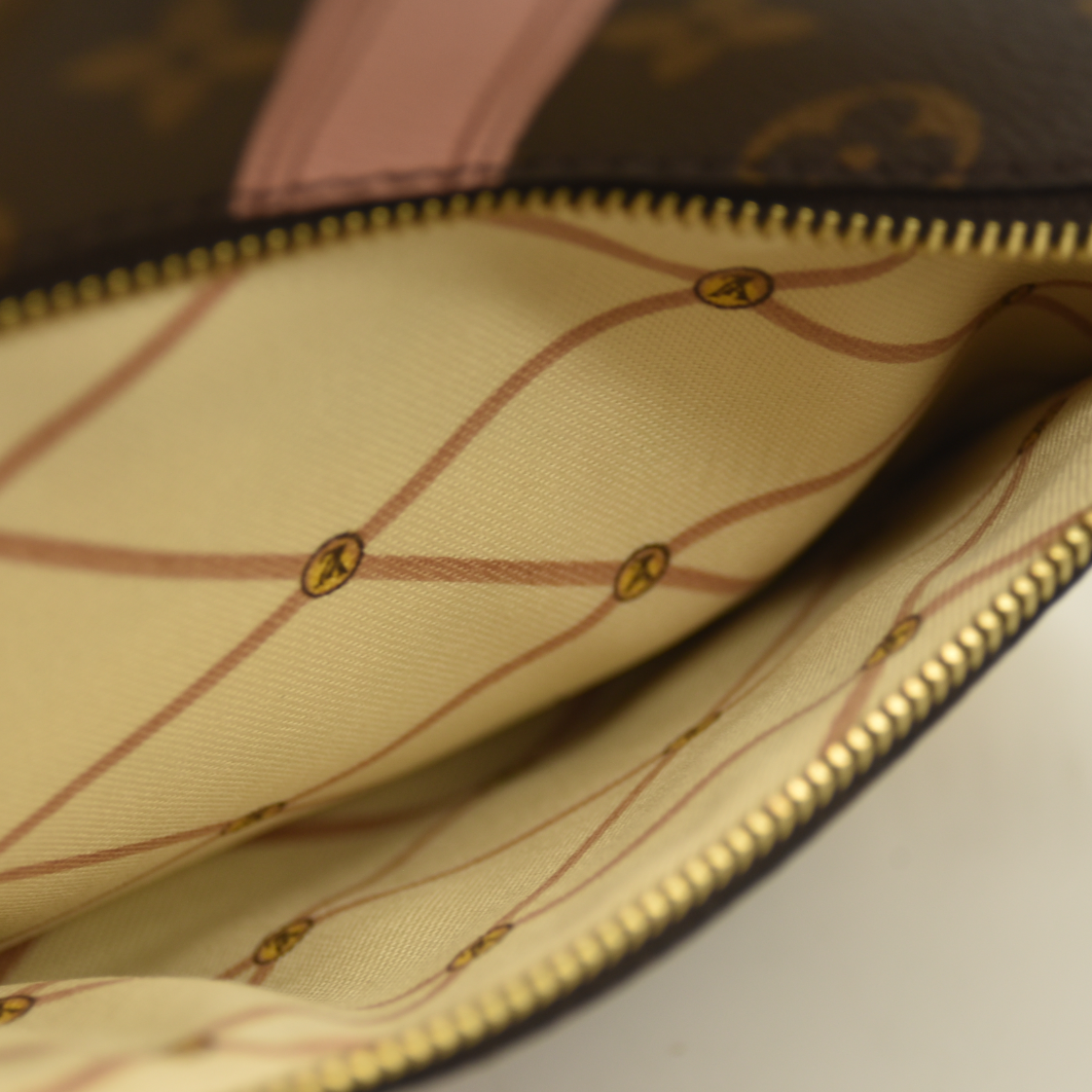 Louis Vuitton  Monogram Summer Trunks Pochette Metis DR1118