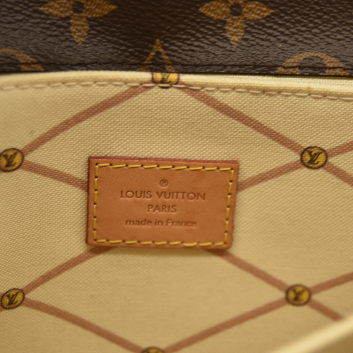 Louis Vuitton  Monogram Summer Trunks Pochette Metis DR1118