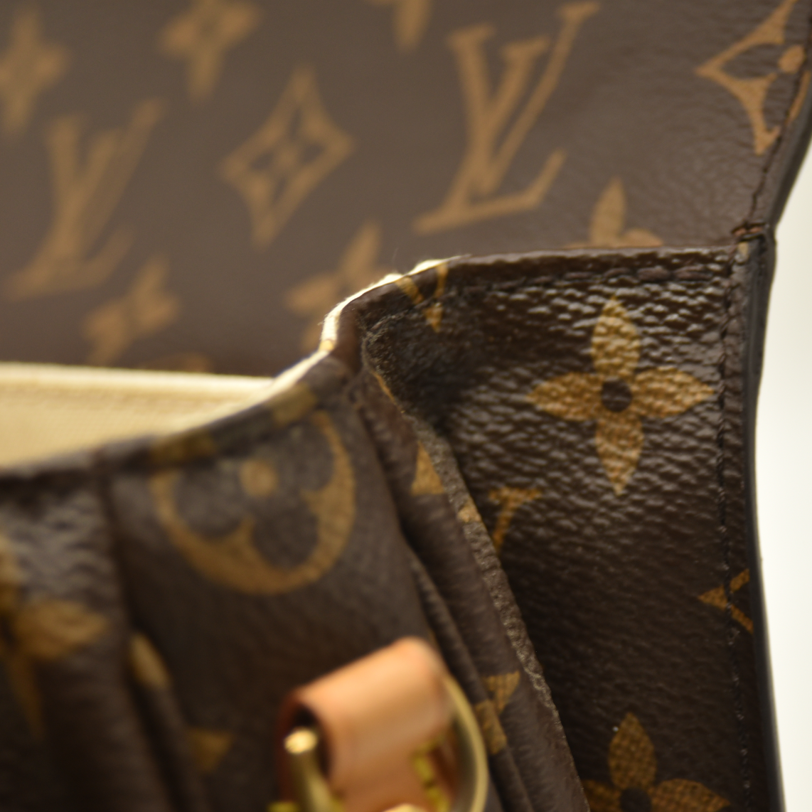 Louis Vuitton  Monogram Summer Trunks Pochette Metis DR1118