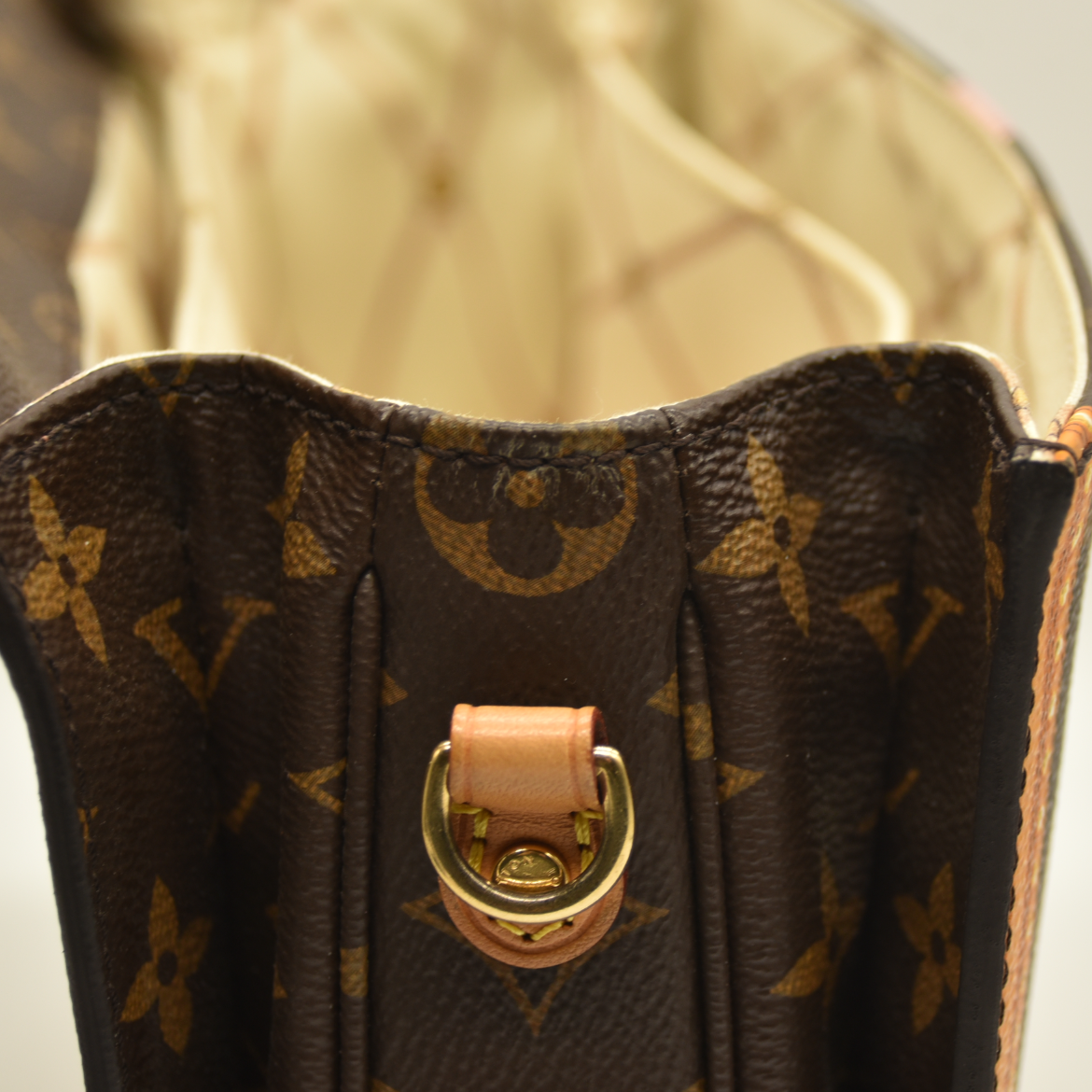 Louis Vuitton  Monogram Summer Trunks Pochette Metis DR1118