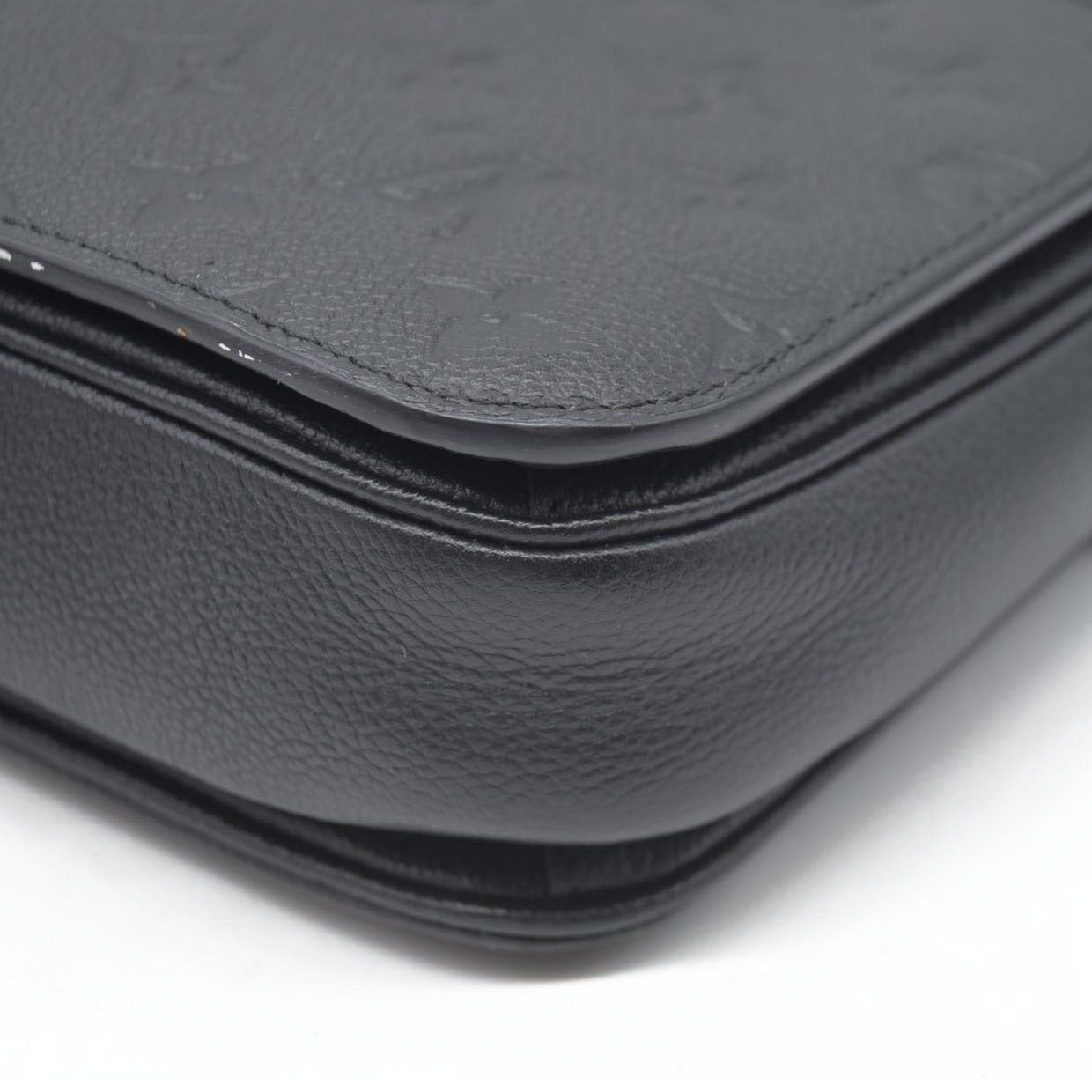 $3000 Louis Vuitton  Empreinte Pochette Metis Black