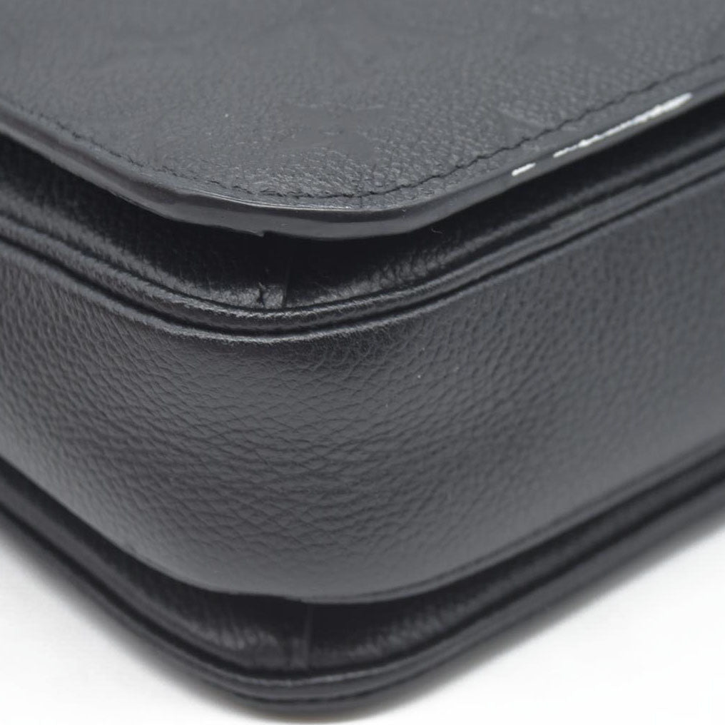 $3000 Louis Vuitton  Empreinte Pochette Metis Black