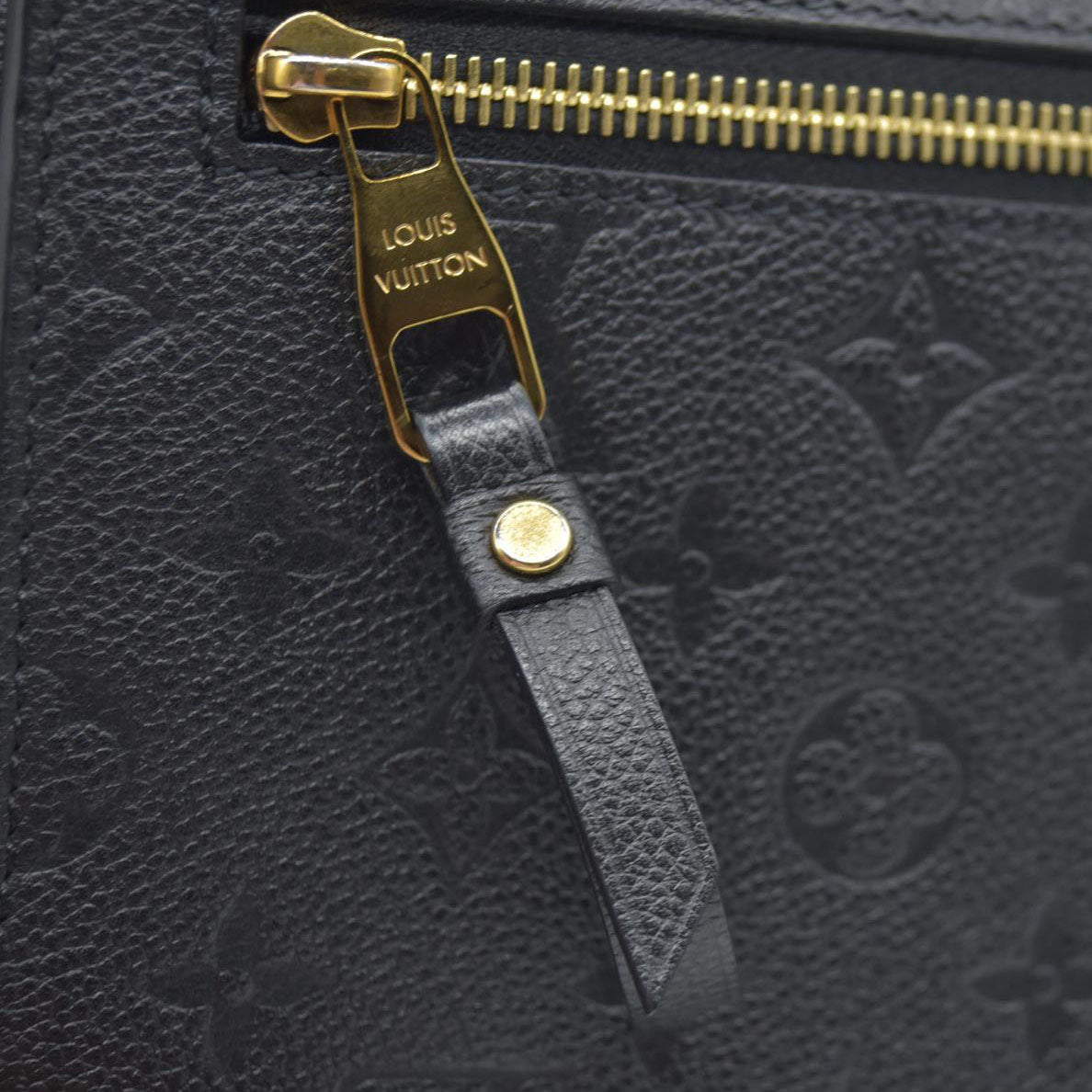 $3000 Louis Vuitton  Empreinte Pochette Metis Black