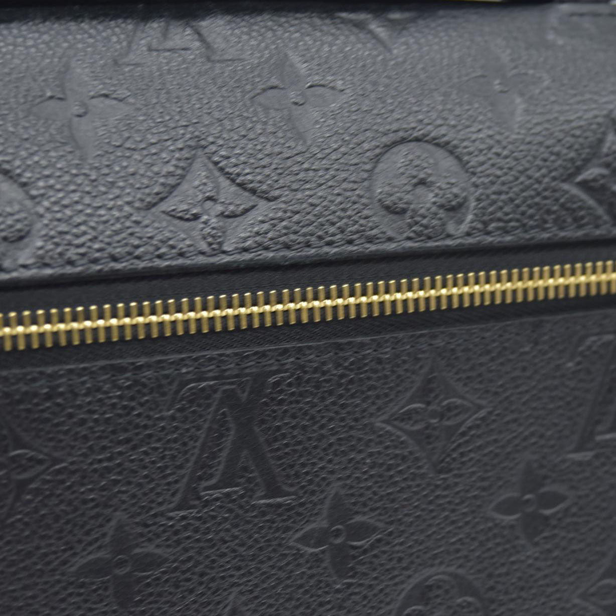 $3000 Louis Vuitton  Empreinte Pochette Metis Black