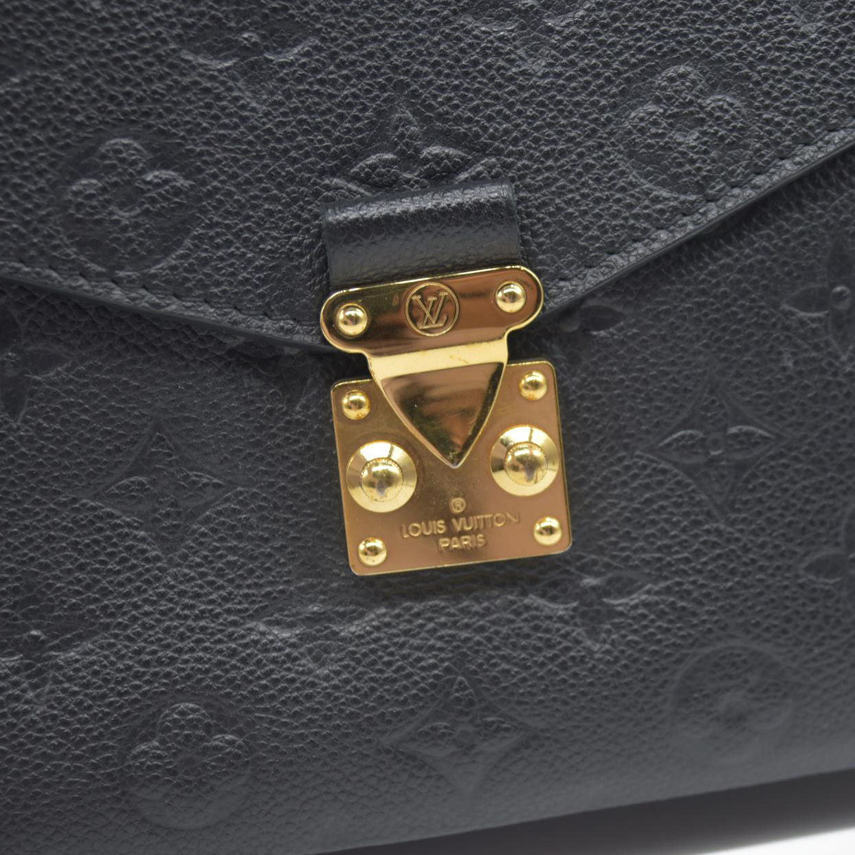 $3000 Louis Vuitton  Empreinte Pochette Metis Black
