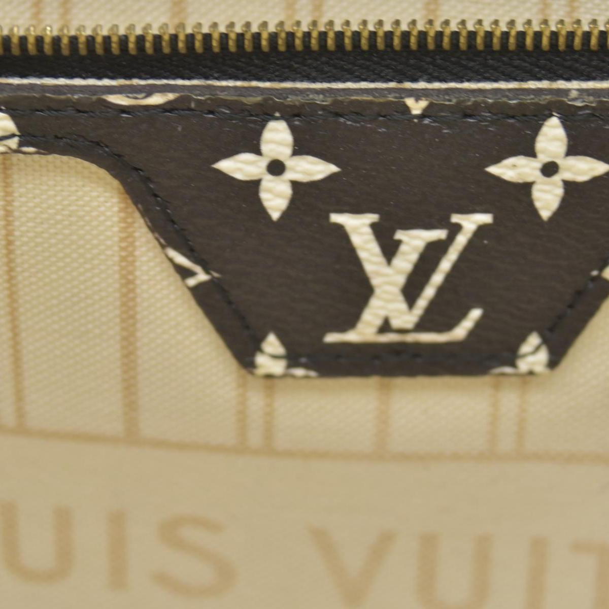 Louis Vuitton  Monogram Giant Jungle Neverfull MM