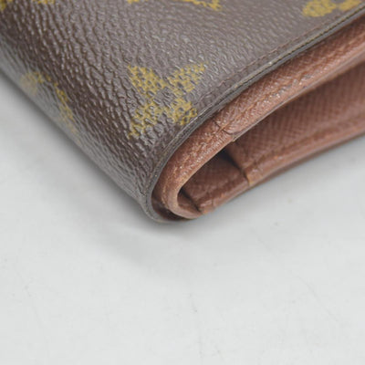 $750 Louis Vuitton Kisslock French Wallet MI0012