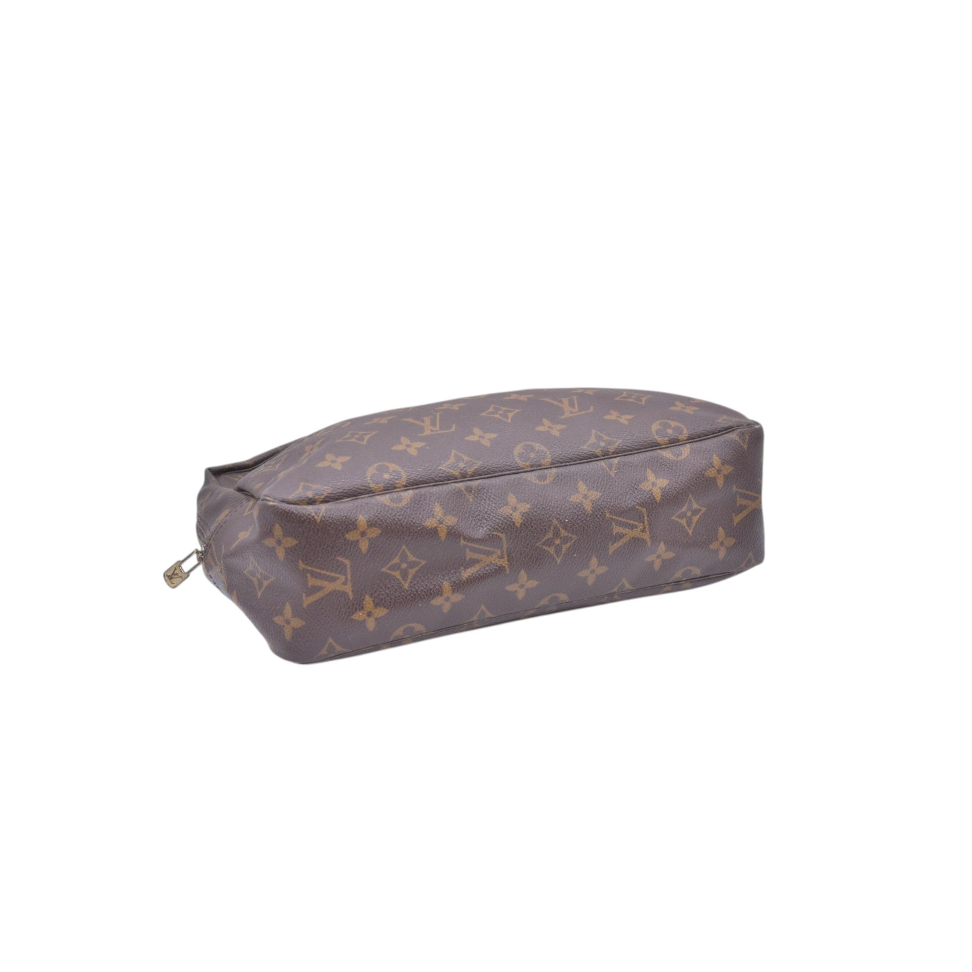 $550 LOUIS VUITTON Monogram Trousse Toilette 28 CONSIGNMENT 10021418