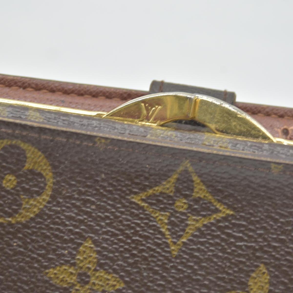 $750 Louis Vuitton Kisslock French Wallet MI0013