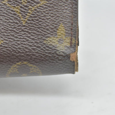 $750 Louis Vuitton Kisslock French Wallet MI0013
