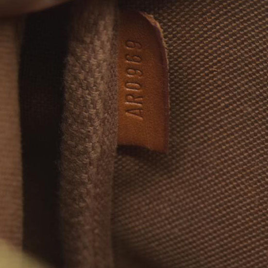 Louis Vuitton Monogram Pochette Accessories Pouch Bag  AR0969