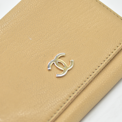 Chanel Beige GHW Chevre Giant CC Monogram Logo 6 Key Cles Flap Pouch Case