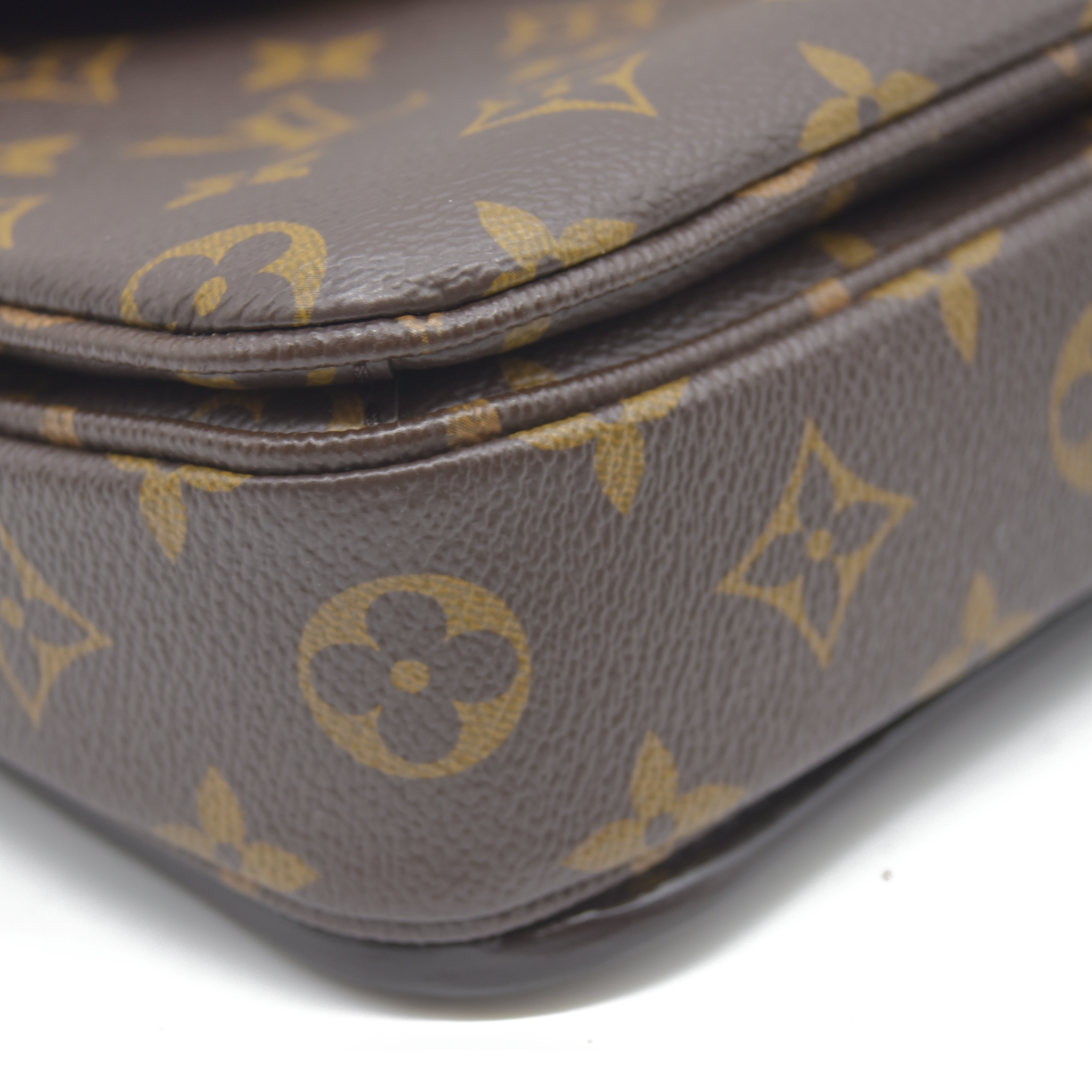Louis Vuitton  Monogram Pochette Metis RFID Consignment