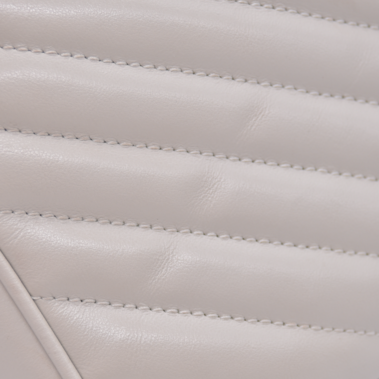 $1950 2022 Saint Laurent Calfskin Matelasse Monogram Lou Camera Bag Crema Soft