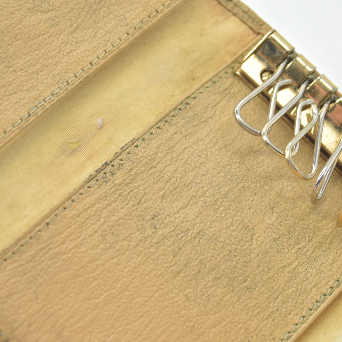 Chanel Beige GHW Chevre Giant CC Monogram Logo 6 Key Cles Flap Pouch Case