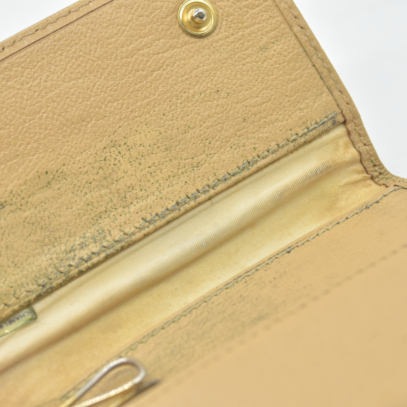 Chanel Beige GHW Chevre Giant CC Monogram Logo 6 Key Cles Flap Pouch Case