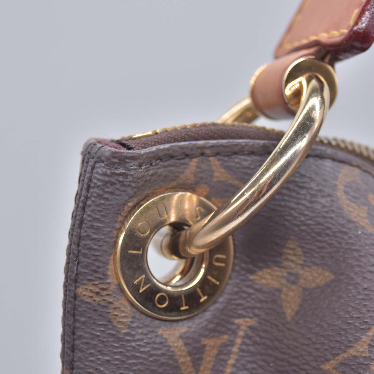 $1650 2017 Louis Vuitton Monogram Berri MM DU4157